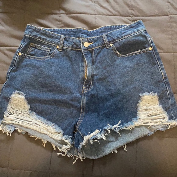 XL never worn Jean shorts - Picture 1 of 2
